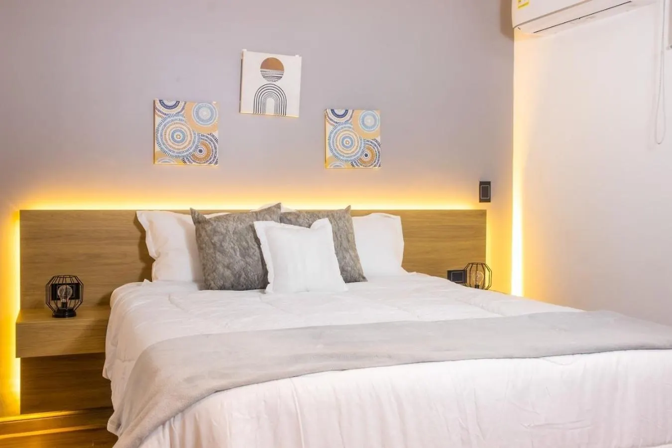 Warm And Cozy Stadio Suite Rosa Negra Medellin 0*,
