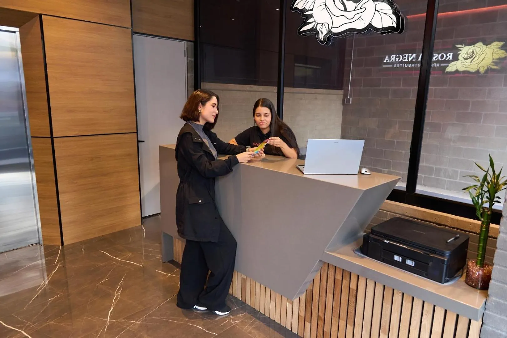Warm And Cozy Stadio Suite Rosa Negra Medellin 0*,